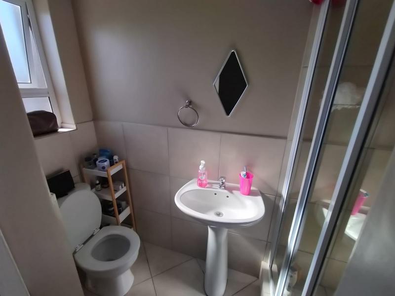 2 Bedroom Property for Sale in Buhrein Western Cape